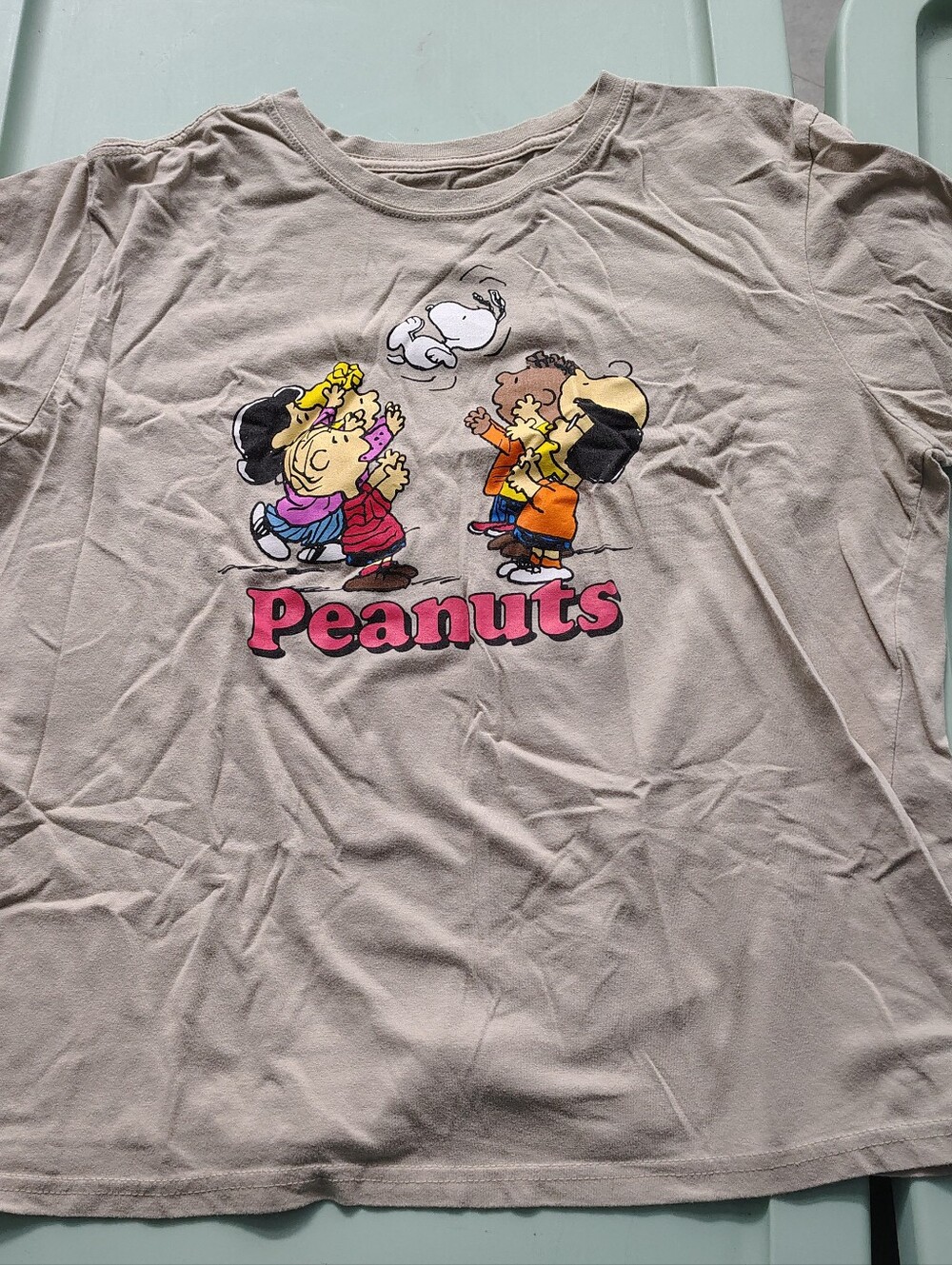 Charlie Brown Snoopy Peanuts XXL Graphic Print Design Tshirt Tan Light Brown